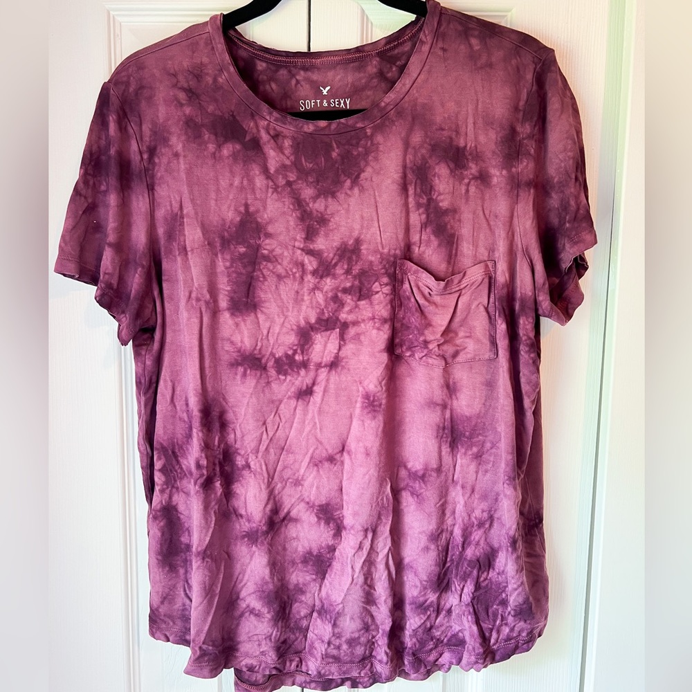 AE SOFT & SEXY TIE DYED PURPLE TOP
AMERICAN EAGLE
SIZE XL
NWOT